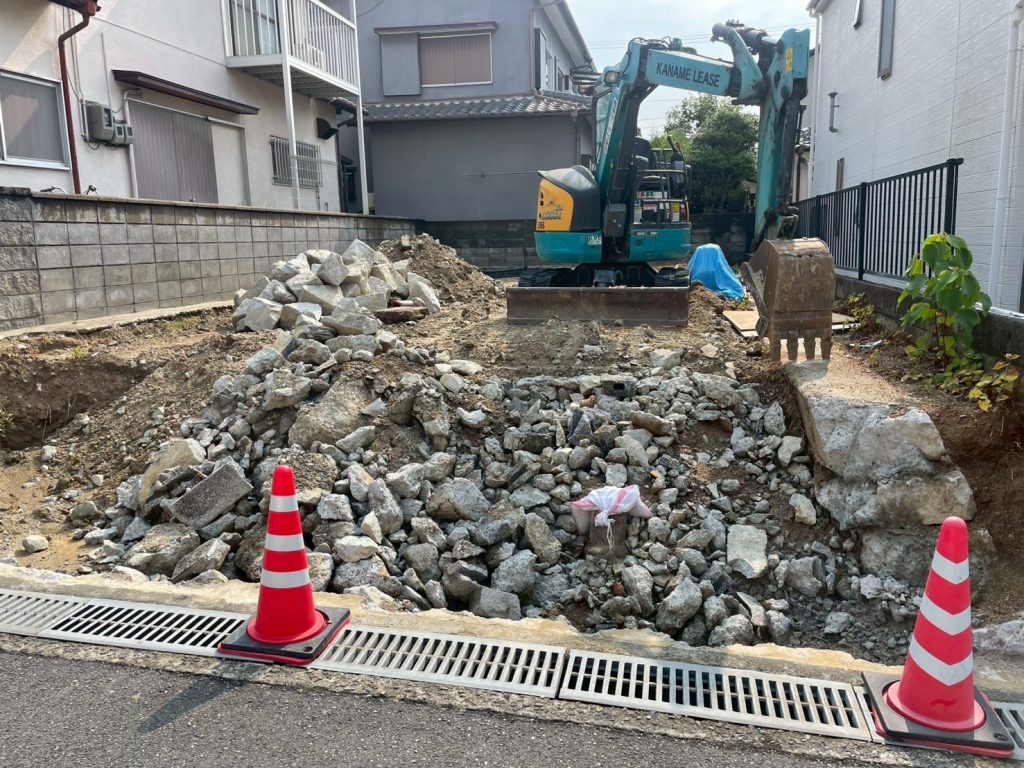 戸建ての解体工事　直建築