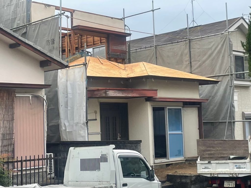 戸建ての解体工事　直建築