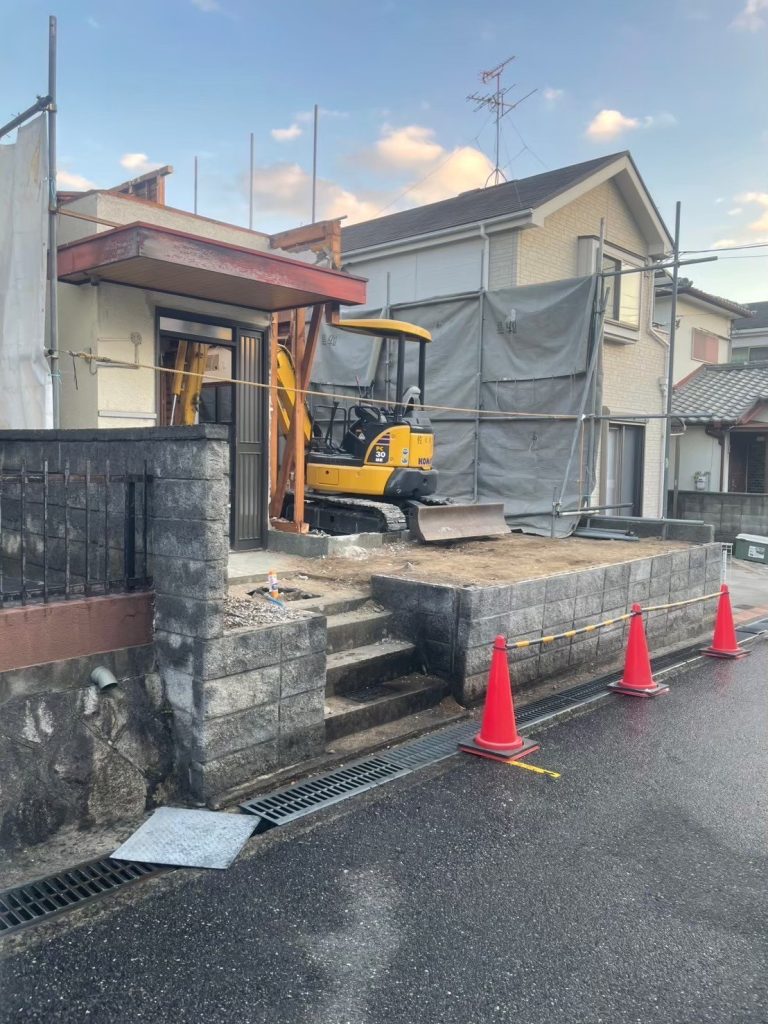 戸建ての解体工事　直建築